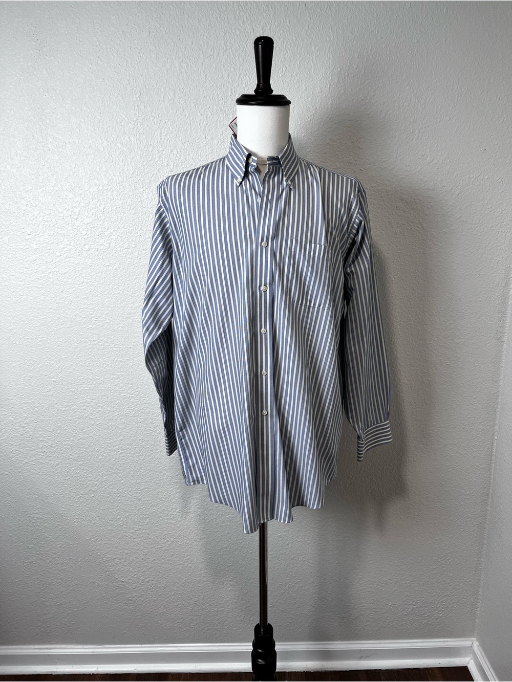 Brooks Brothers Blue and White Striped Button Down Size 16.5/34